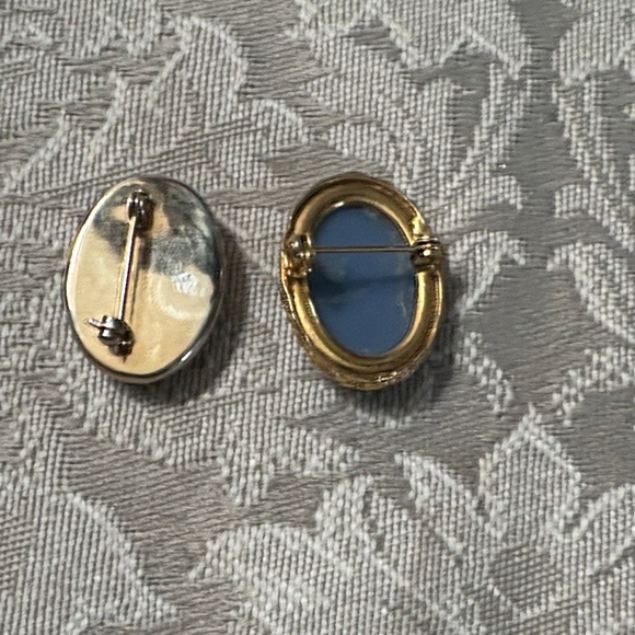 Elegant Cameo Jewelry Set in Gold and Black - Picture 11 of 11